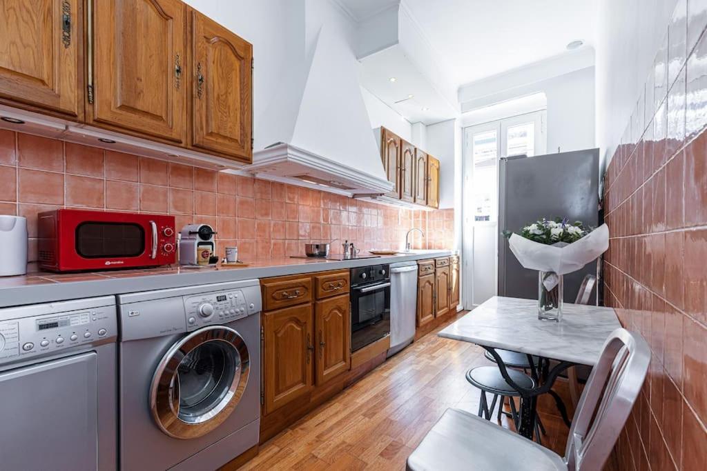 Risso - Comfortable 3 Bedrooms With Balcony Nisa Exterior foto