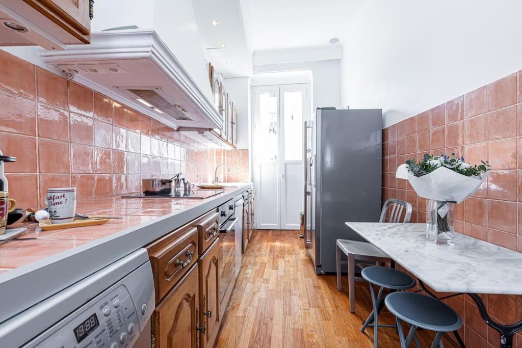 Risso - Comfortable 3 Bedrooms With Balcony Nisa Exterior foto